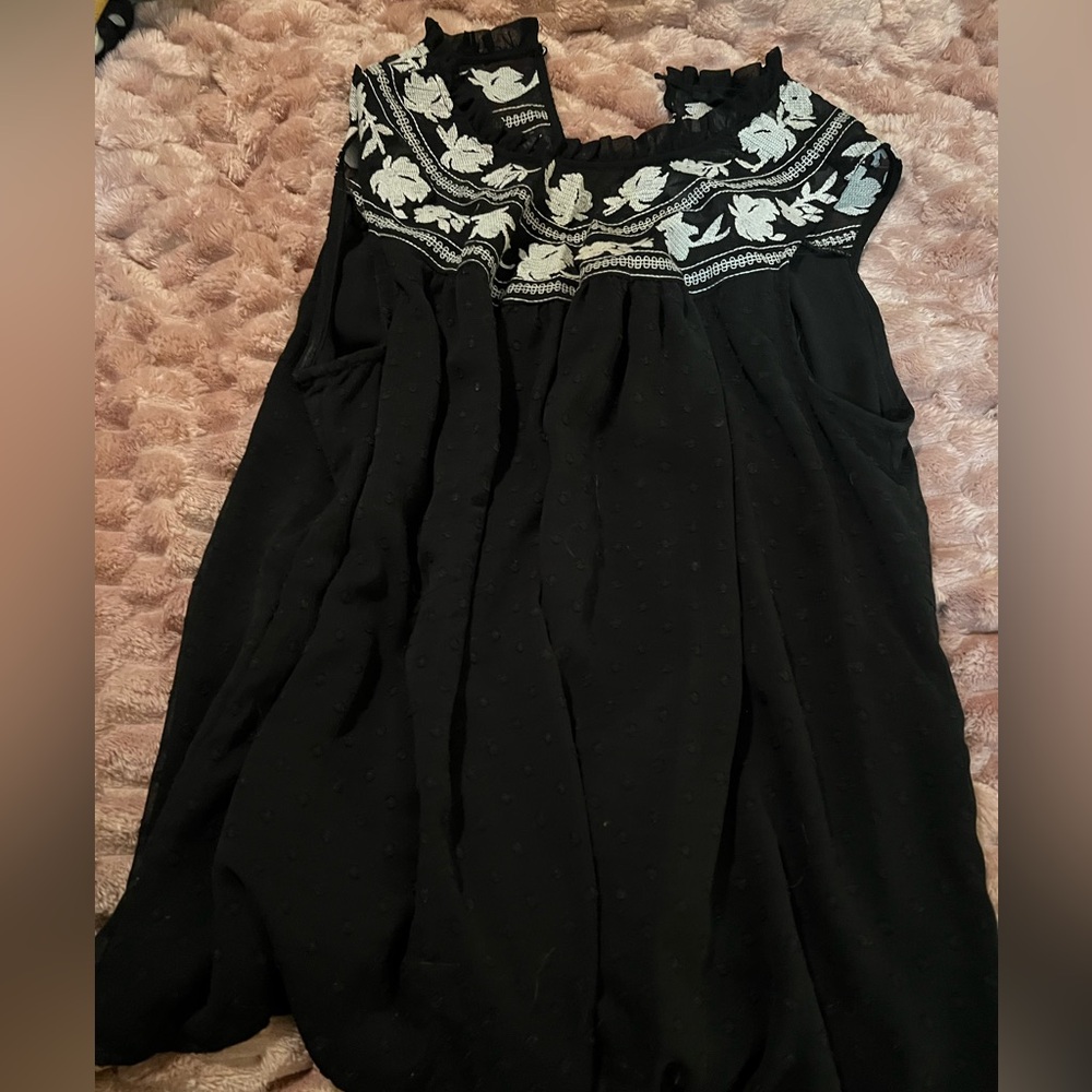 Torrid Black Blouse with White Floral Embroidery
